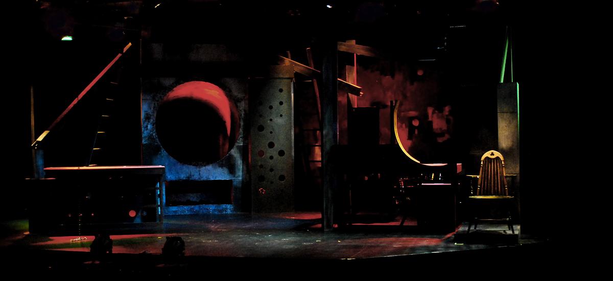 PRODUCTION PHOTO PRODUCTION PHOTO