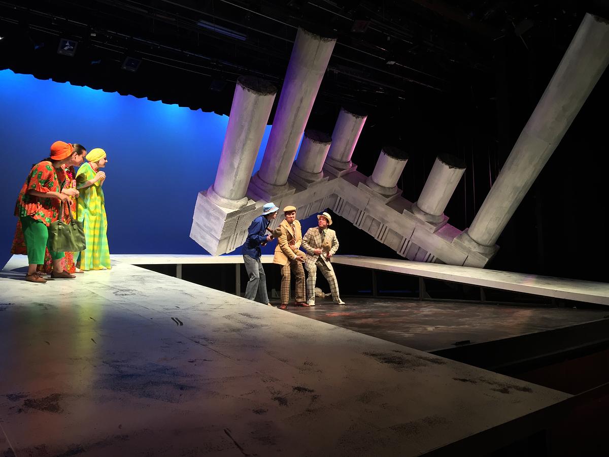 PRODUCTION PHOTO
